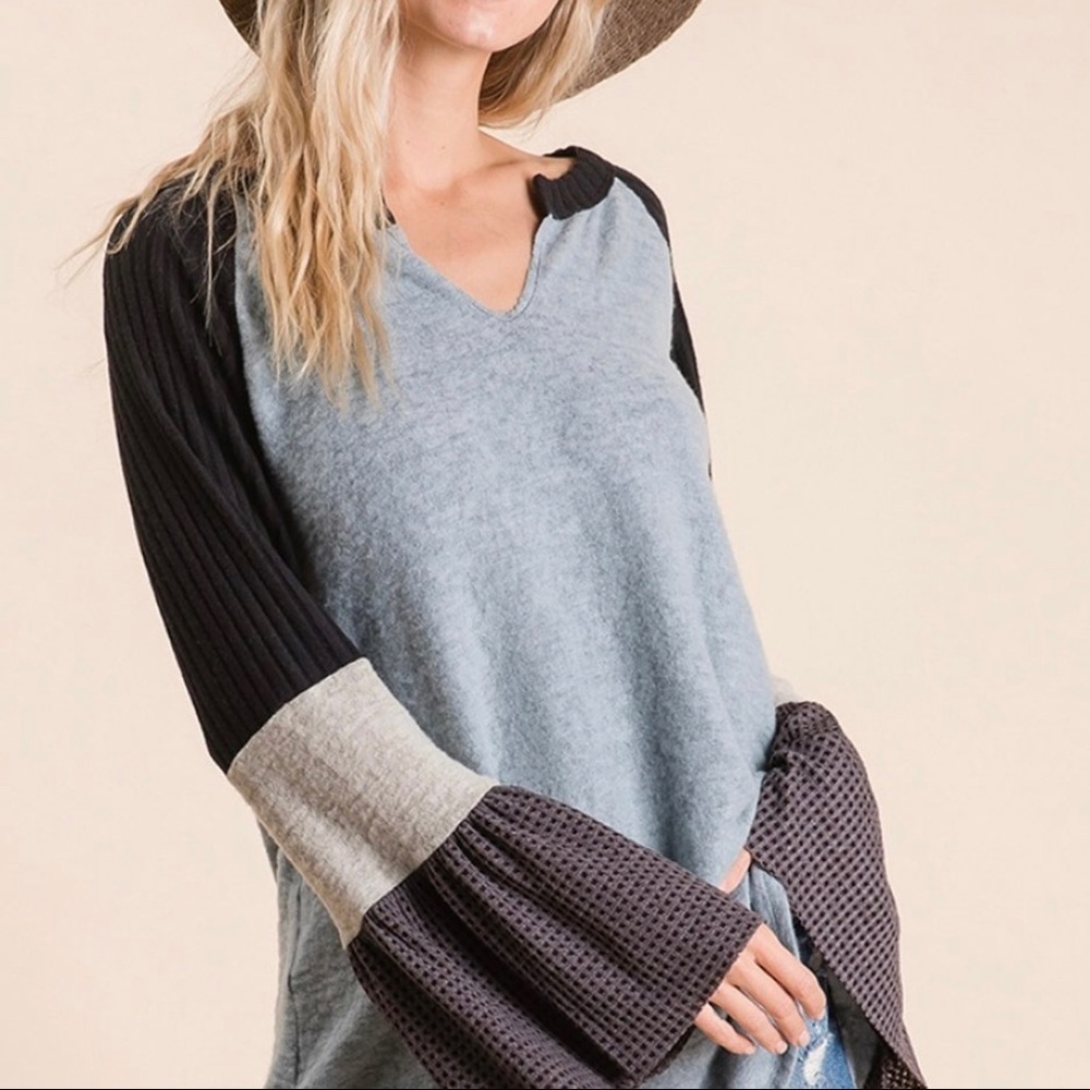 Les Femme Bell Sleeve Top